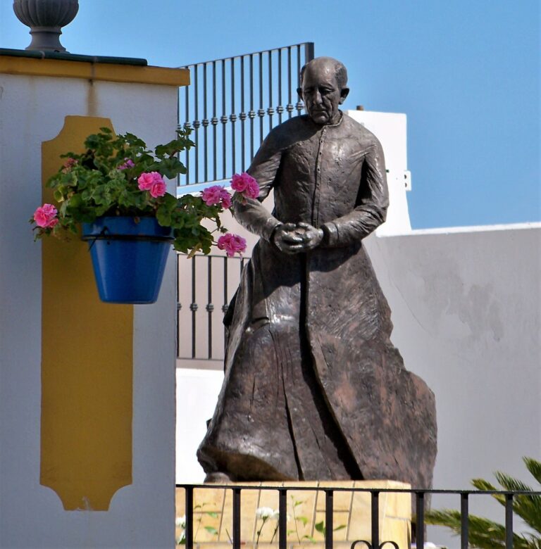 3 Padre Manuel 768x780